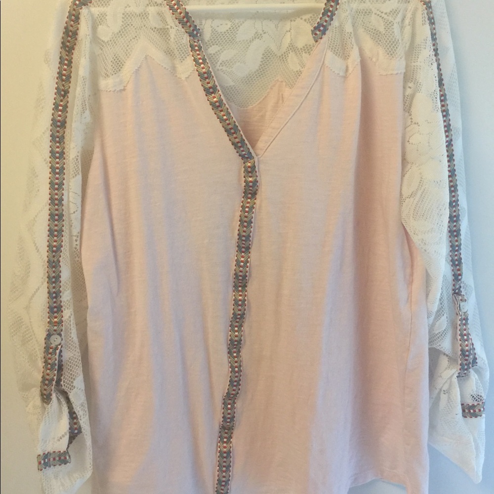 Lace and Cotton V-neck w/ embroidered trim detail